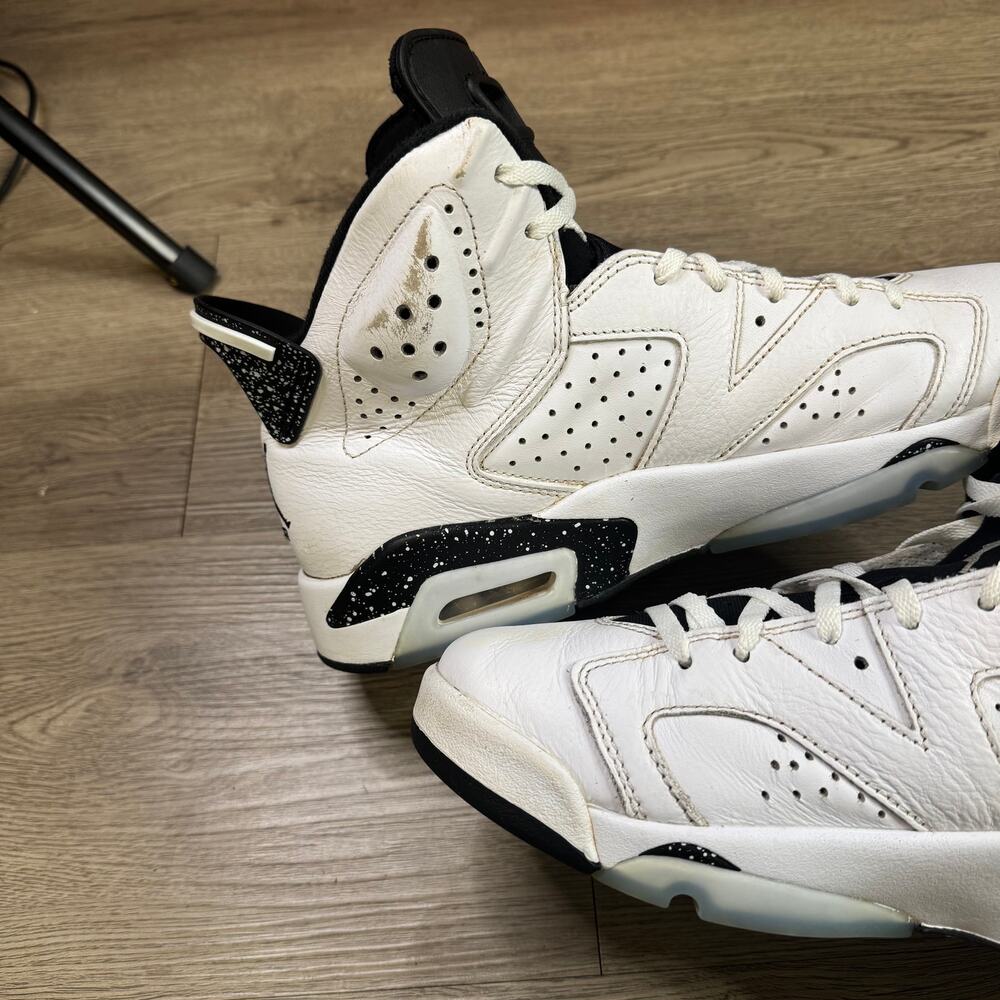 Jordan 6 Retro Reverse Oreo - Picture 6 of 12